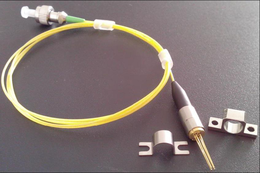 Tail fiber plug type 1100nm-1650nm detector assembly/diode